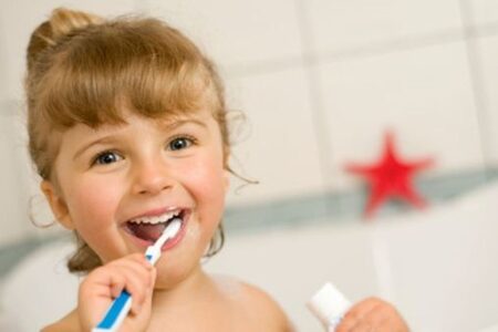 Ukruszony ząb u rocznego dziecka - urazy zębów u dzieci 
